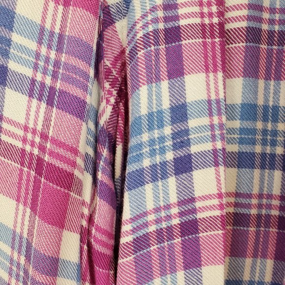 Super soft light flannel Plaid Button Up Shirt - Picture 5 of 5